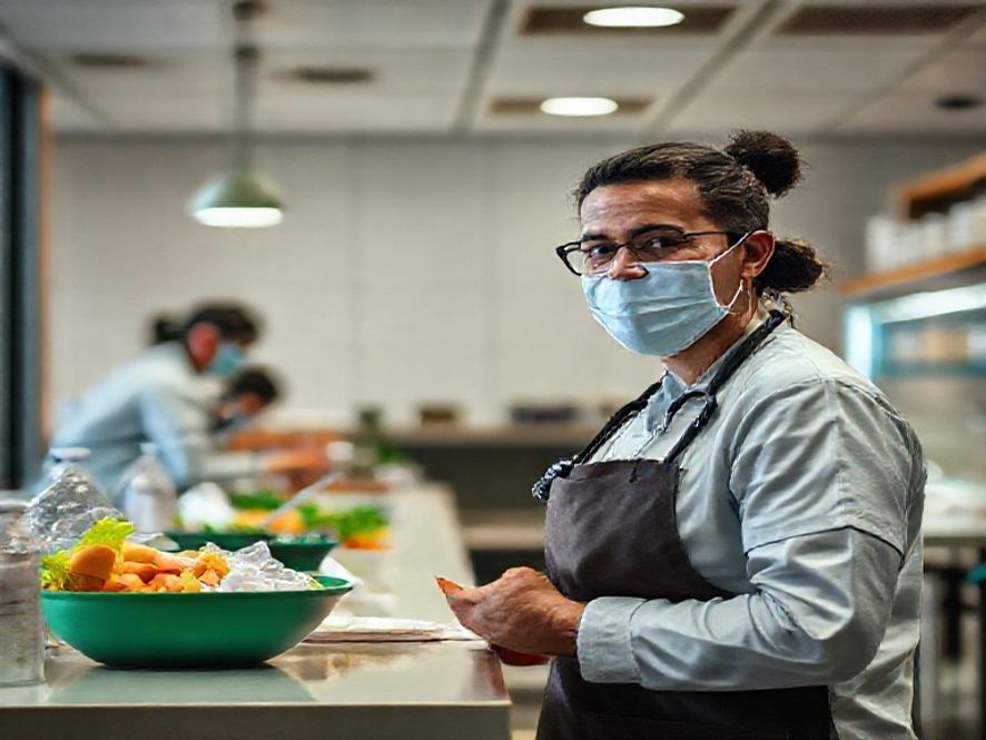 Parcerias com clínicas e hospitais: alimentação para equipes de saúde