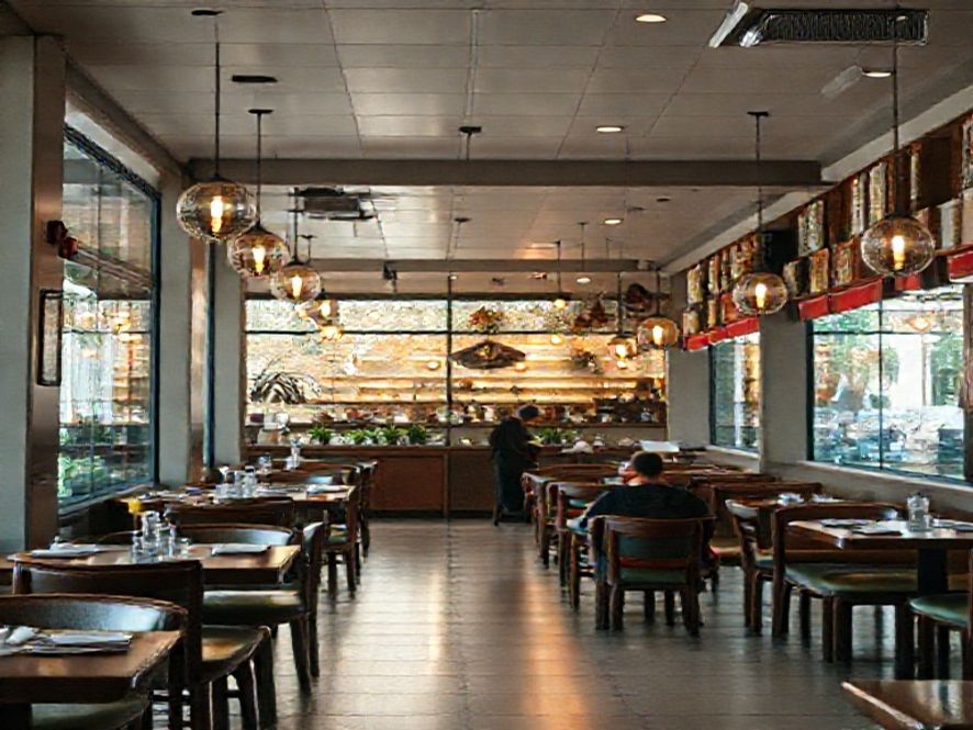 Parcerias com empresas de turismo corporativo e hotéis