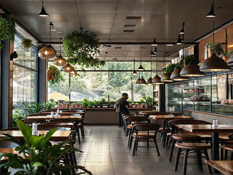 Parcerias com fornecedores locais para diminuir impacto ambiental